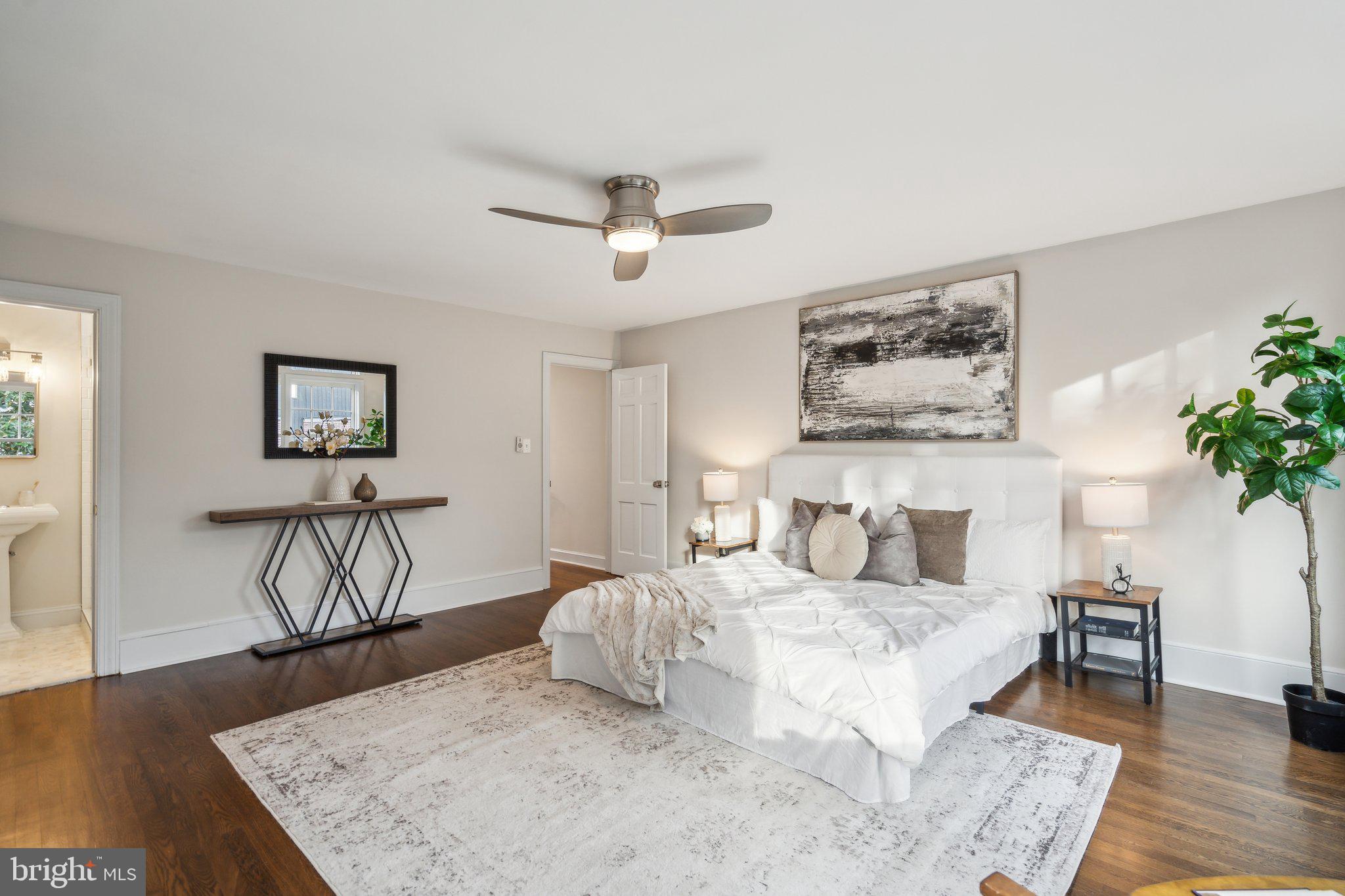 325 Constitution Ave NE