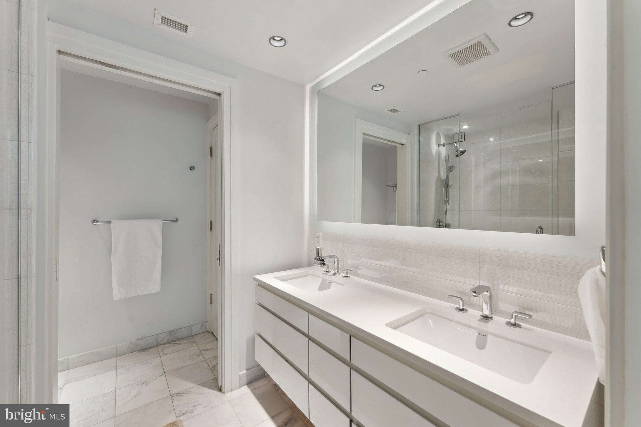 2501 M St NW #207