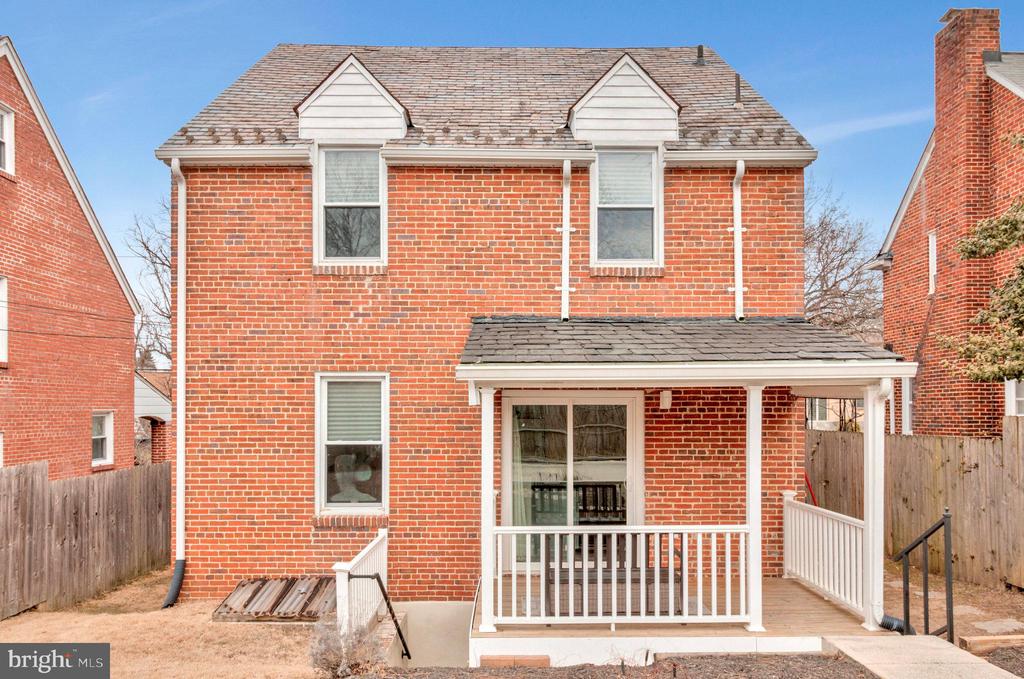 210 Peabody St NW