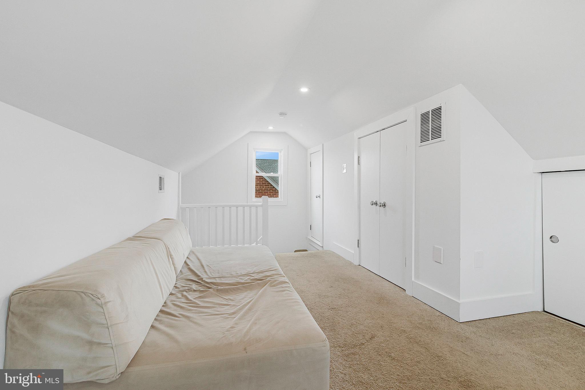 210 Peabody St NW