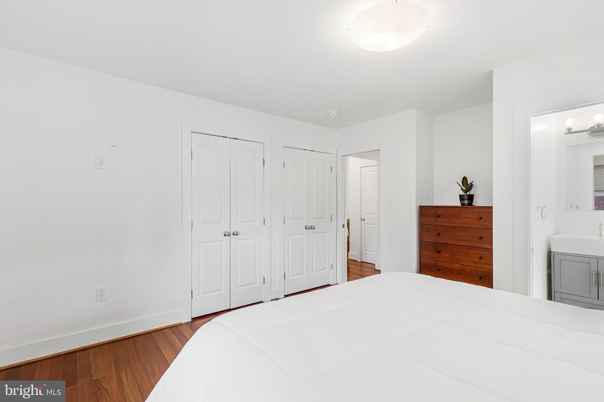 210 Peabody St NW