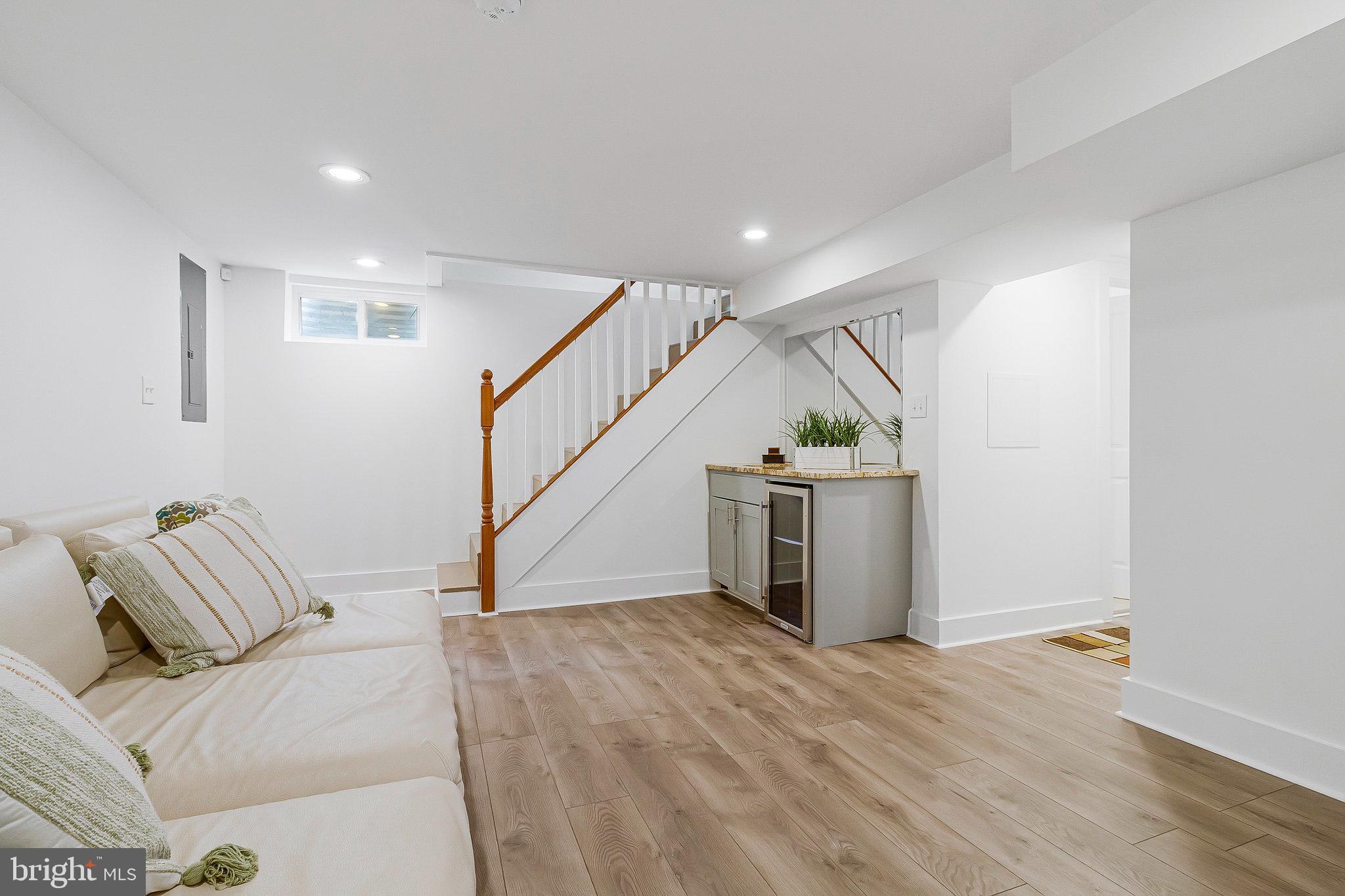 210 Peabody St NW