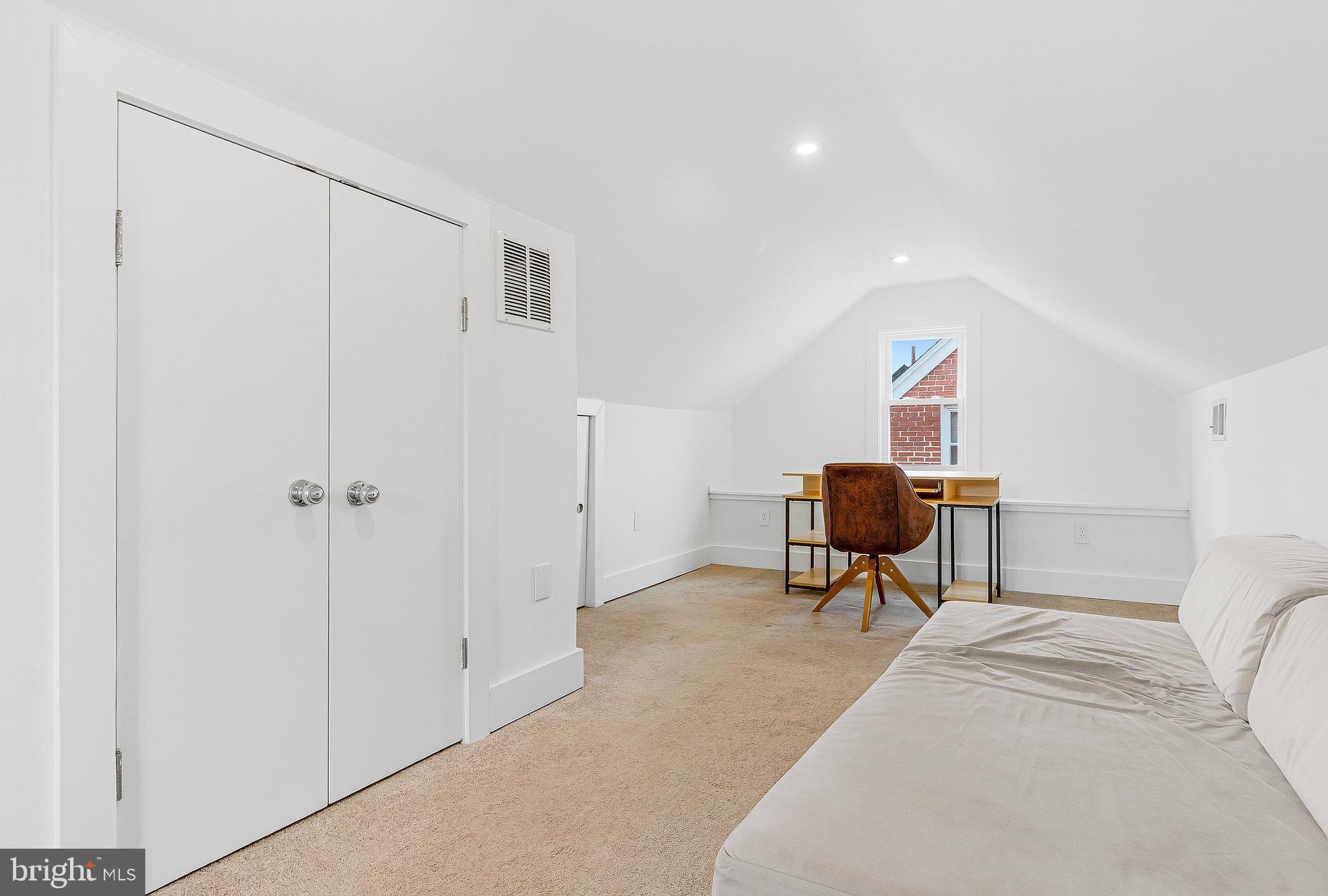 210 Peabody St NW