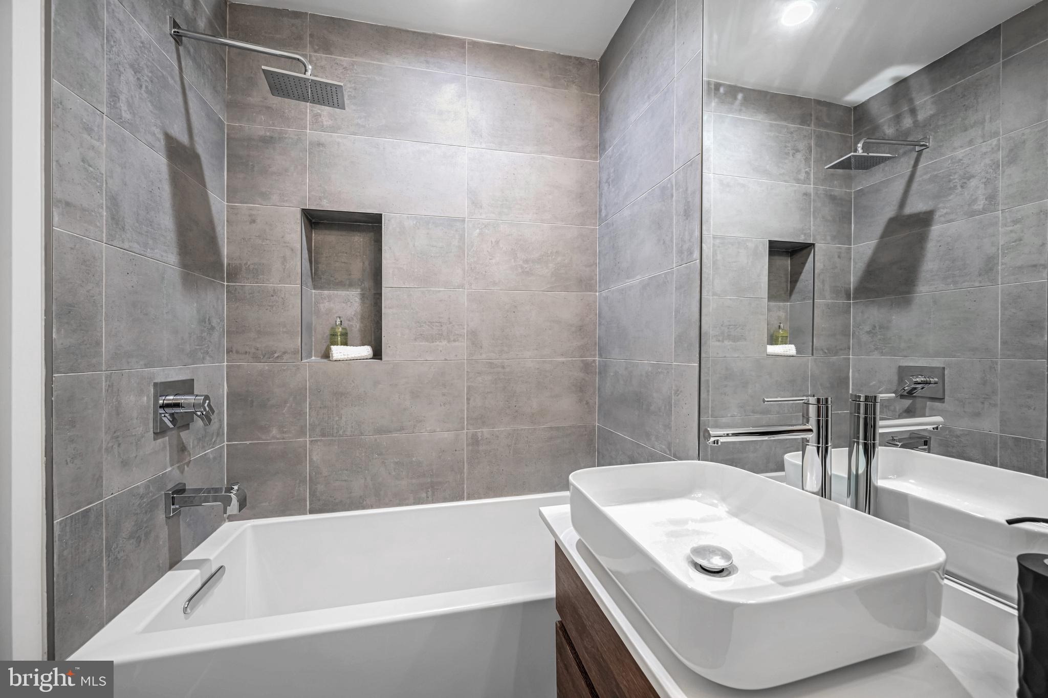 515 M St NE #2