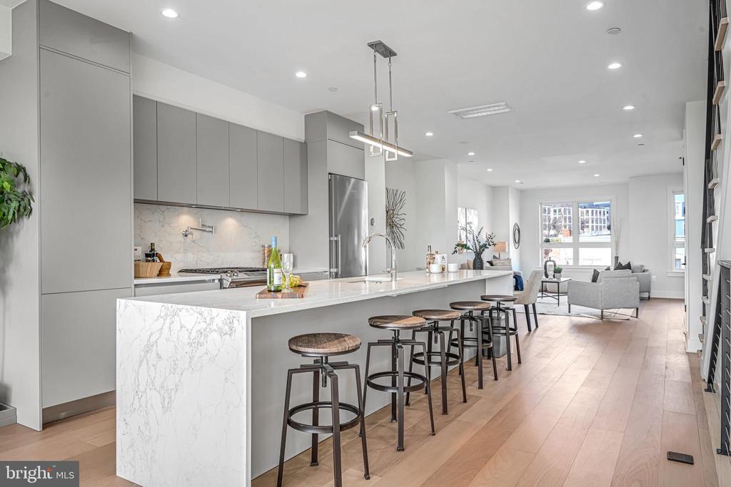 515 M St NE #2