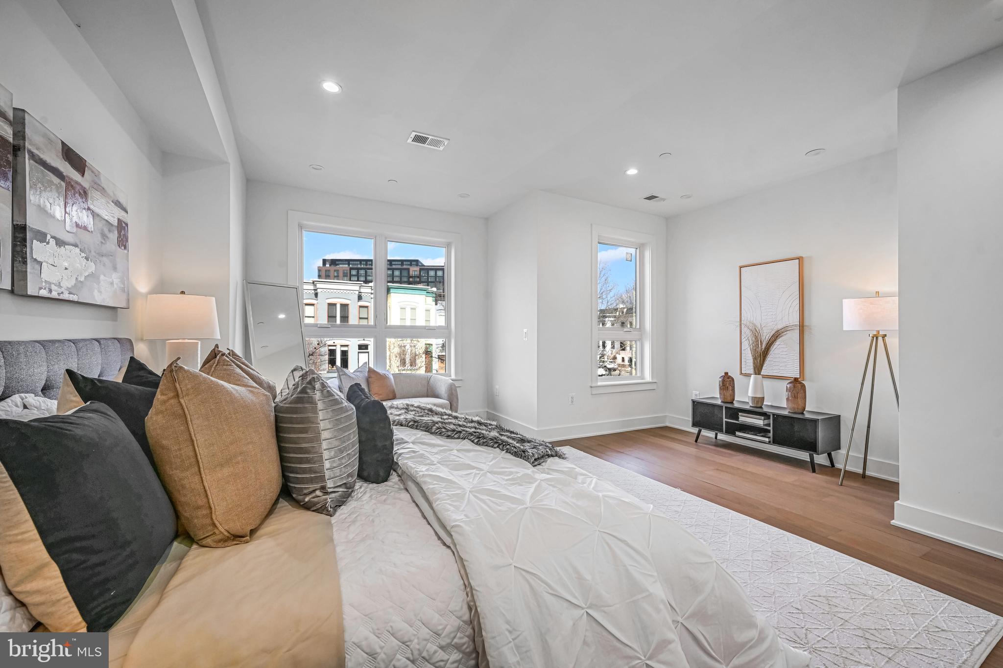 515 M St NE #2