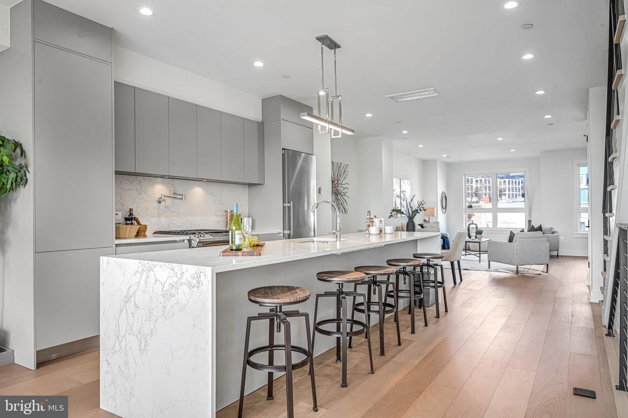 515 M St NE #2