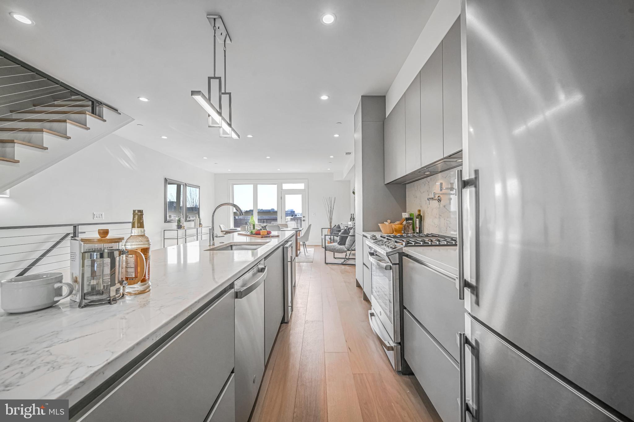 515 M St NE #2