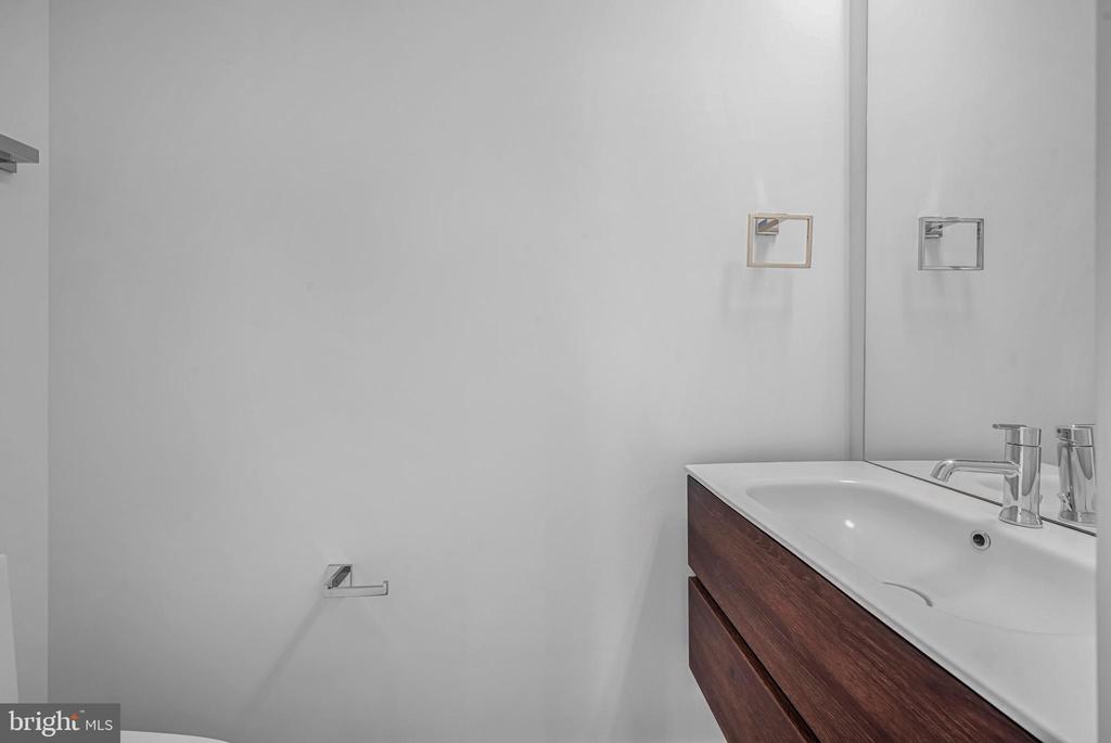 517 M St NE #2