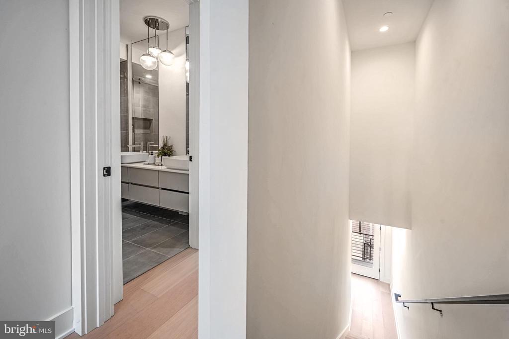 517 M St NE #2