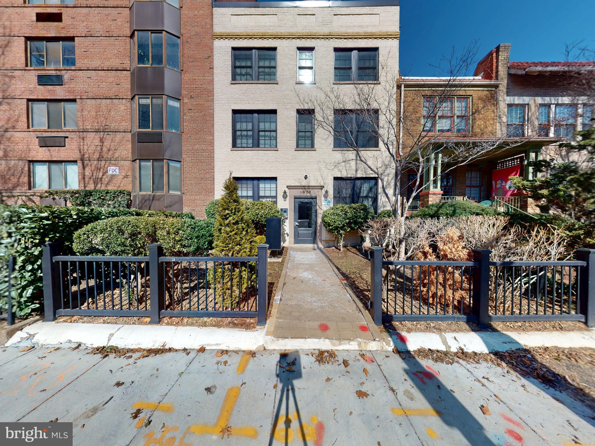 1821 T St NW