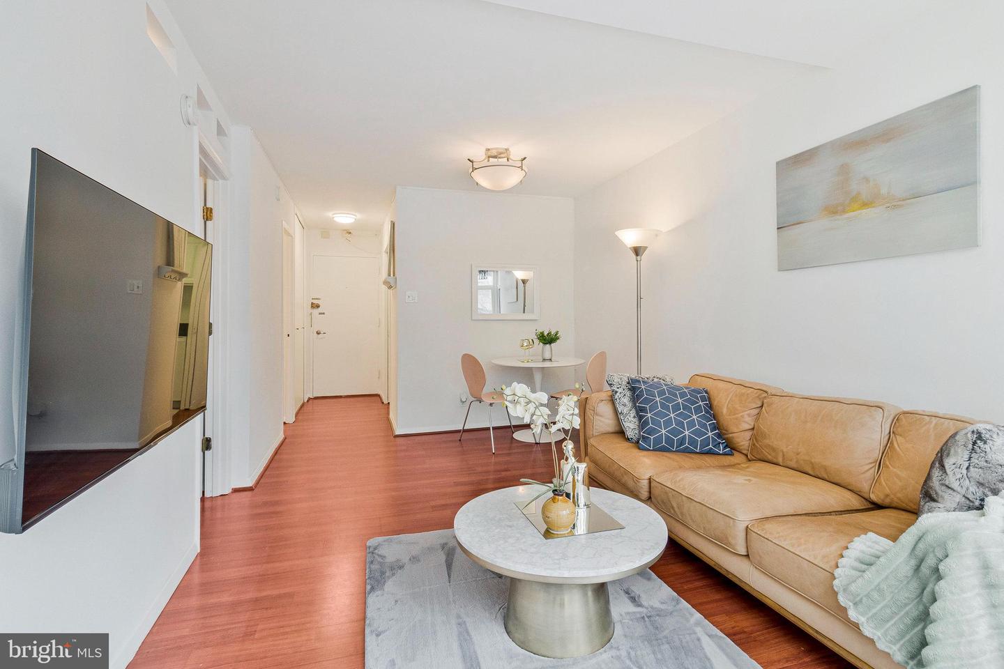 1545 18th St NW #201