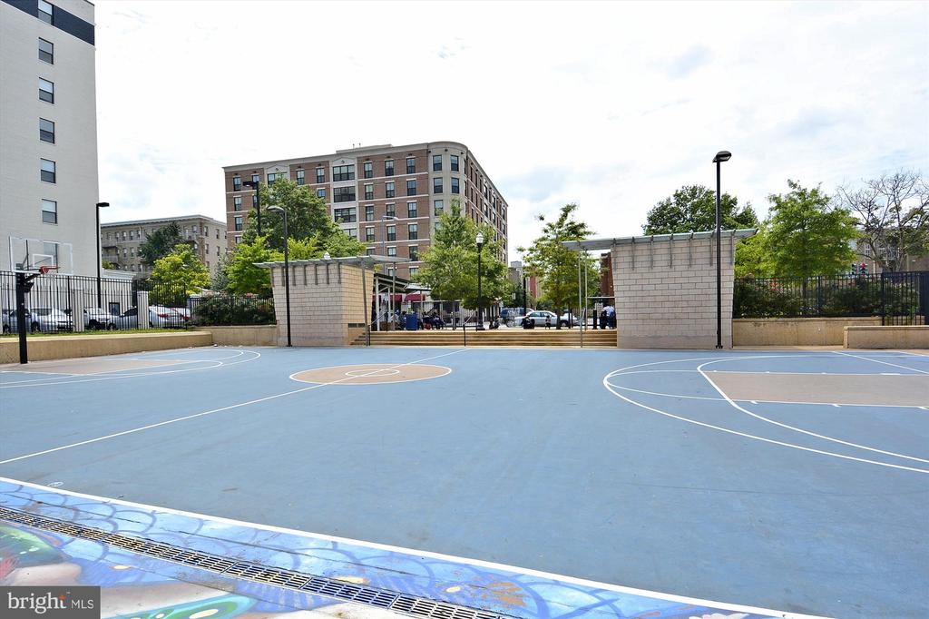 1114 Spring Rd NW