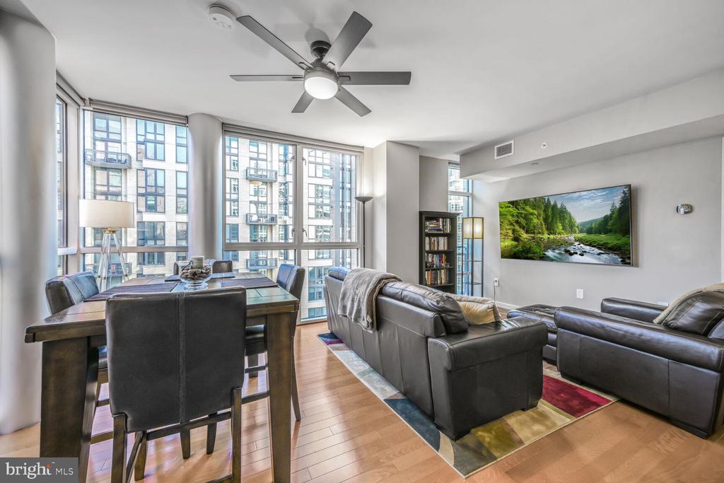 1025 1st St SE #815