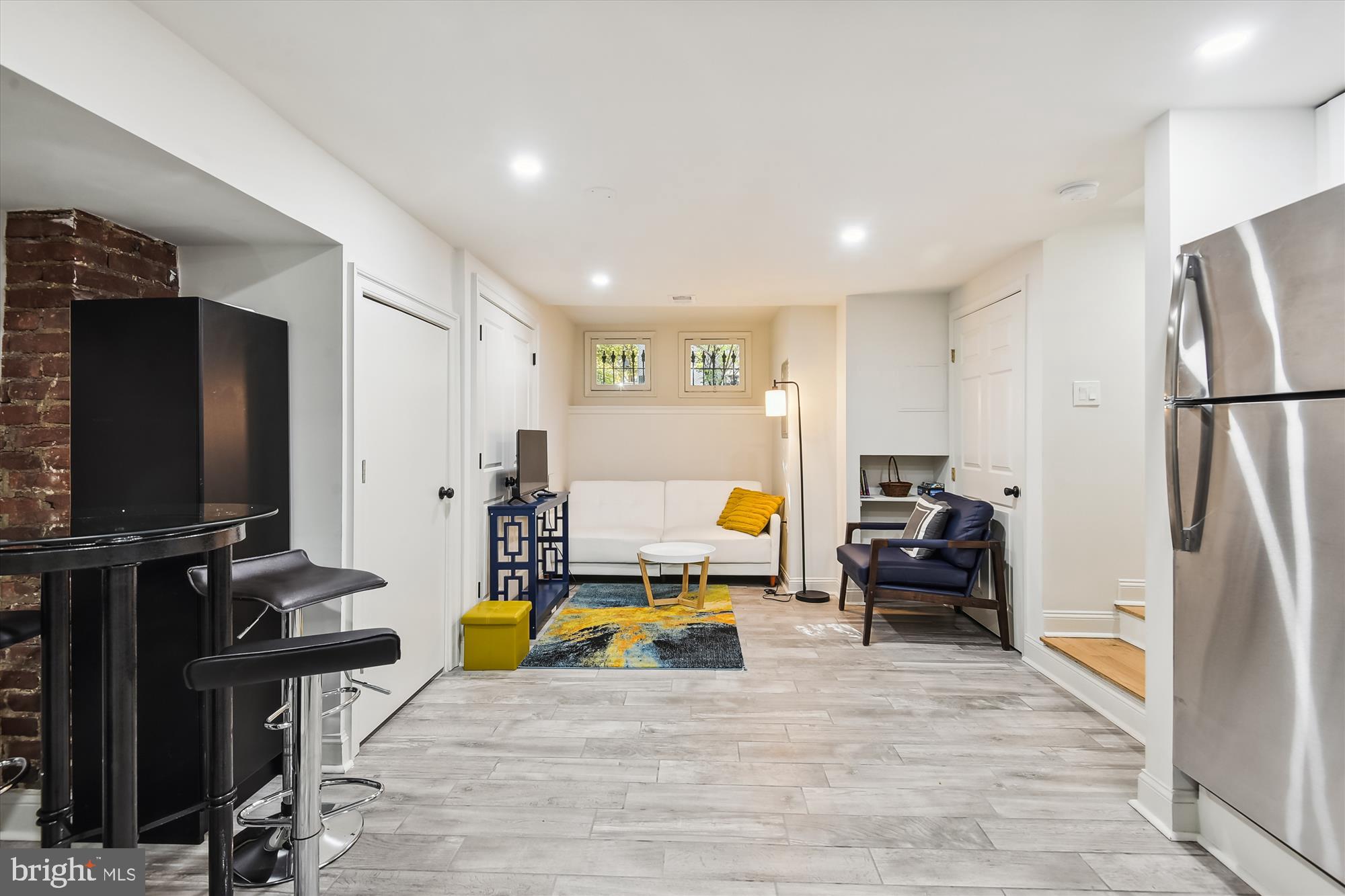 1214 E CAPITOL ST NE