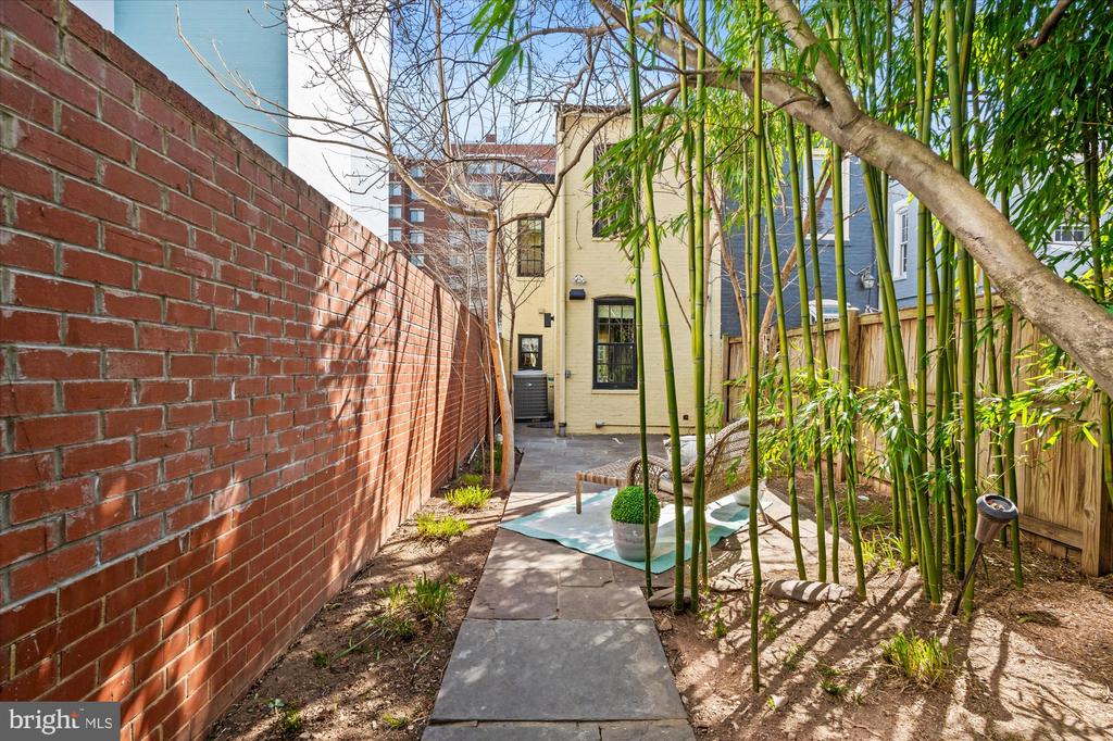818 New Hampshire Ave NW