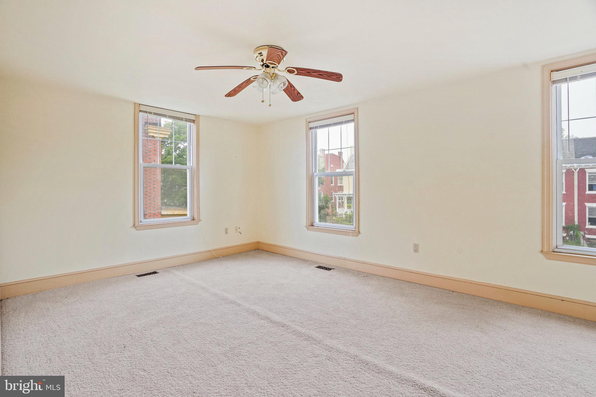 448 Park Rd NW
