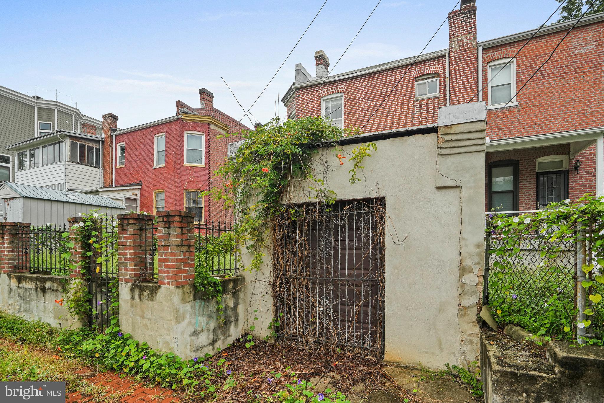448 Park Rd NW