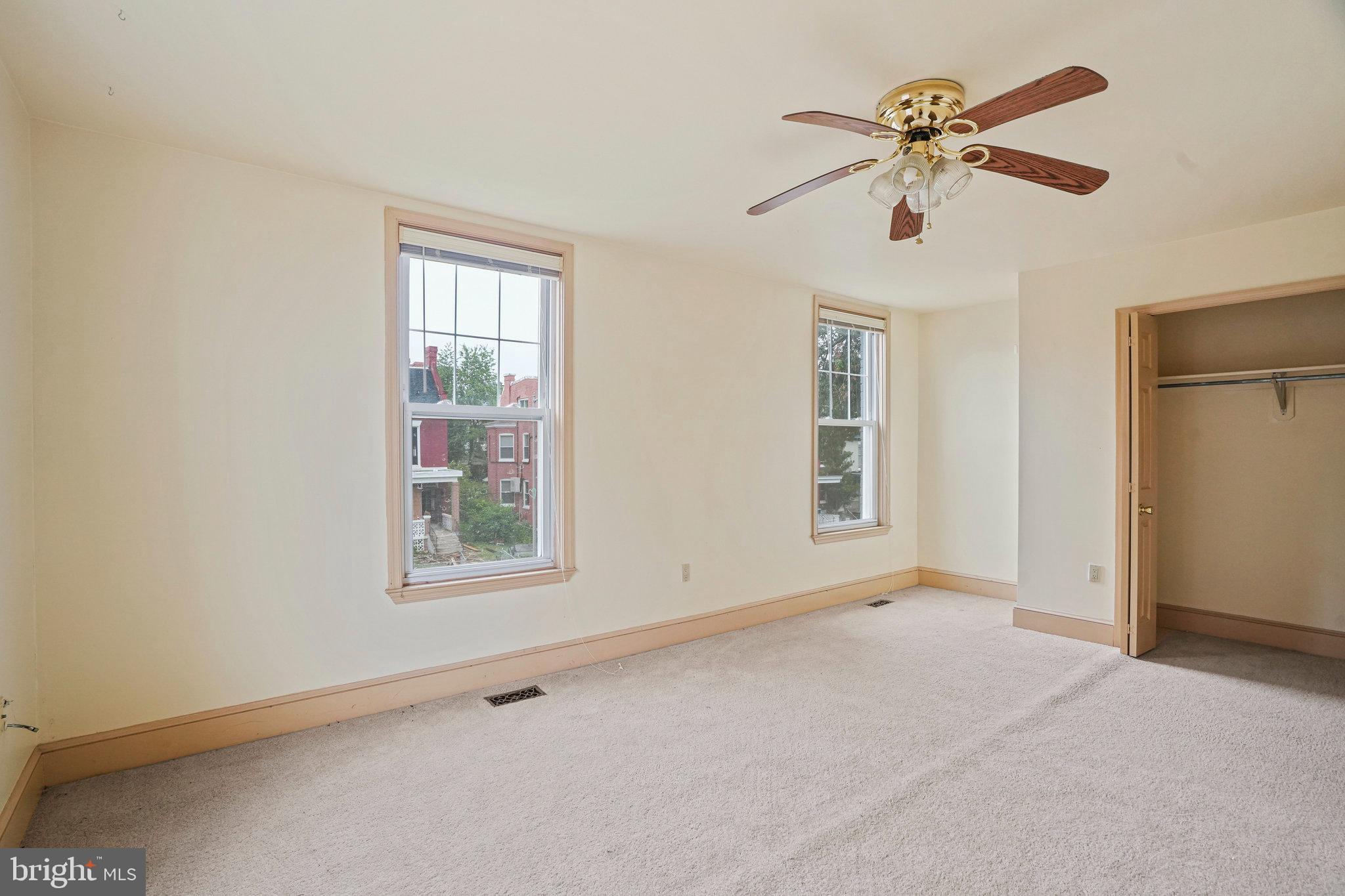 448 Park Rd NW