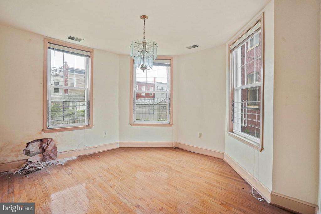 448 Park Rd NW
