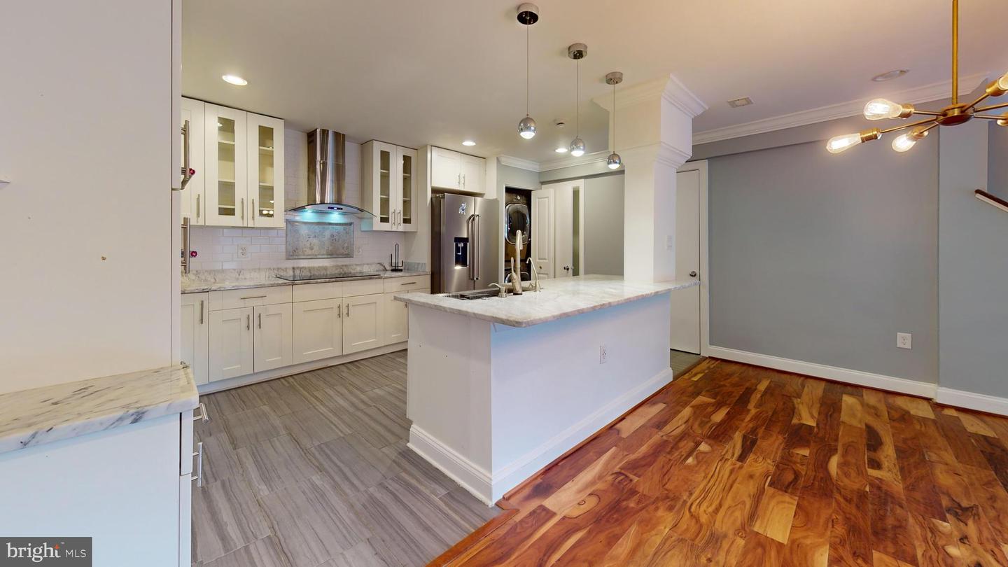 4 HAWTHORNE CT NE #4