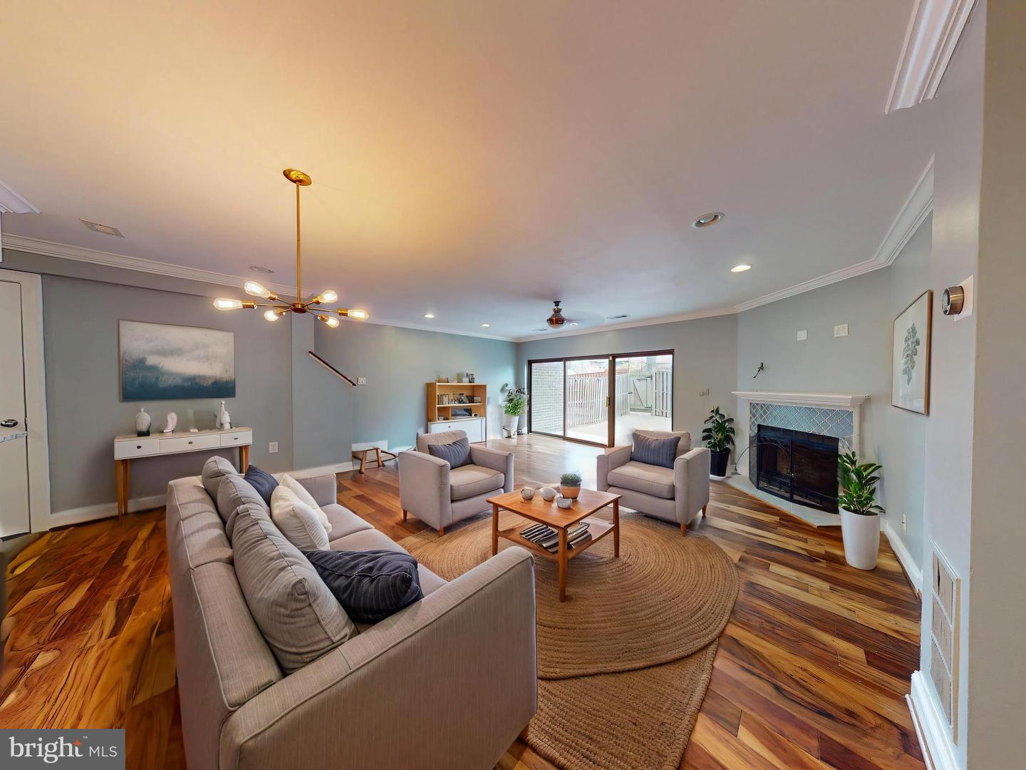 4 HAWTHORNE CT NE #4