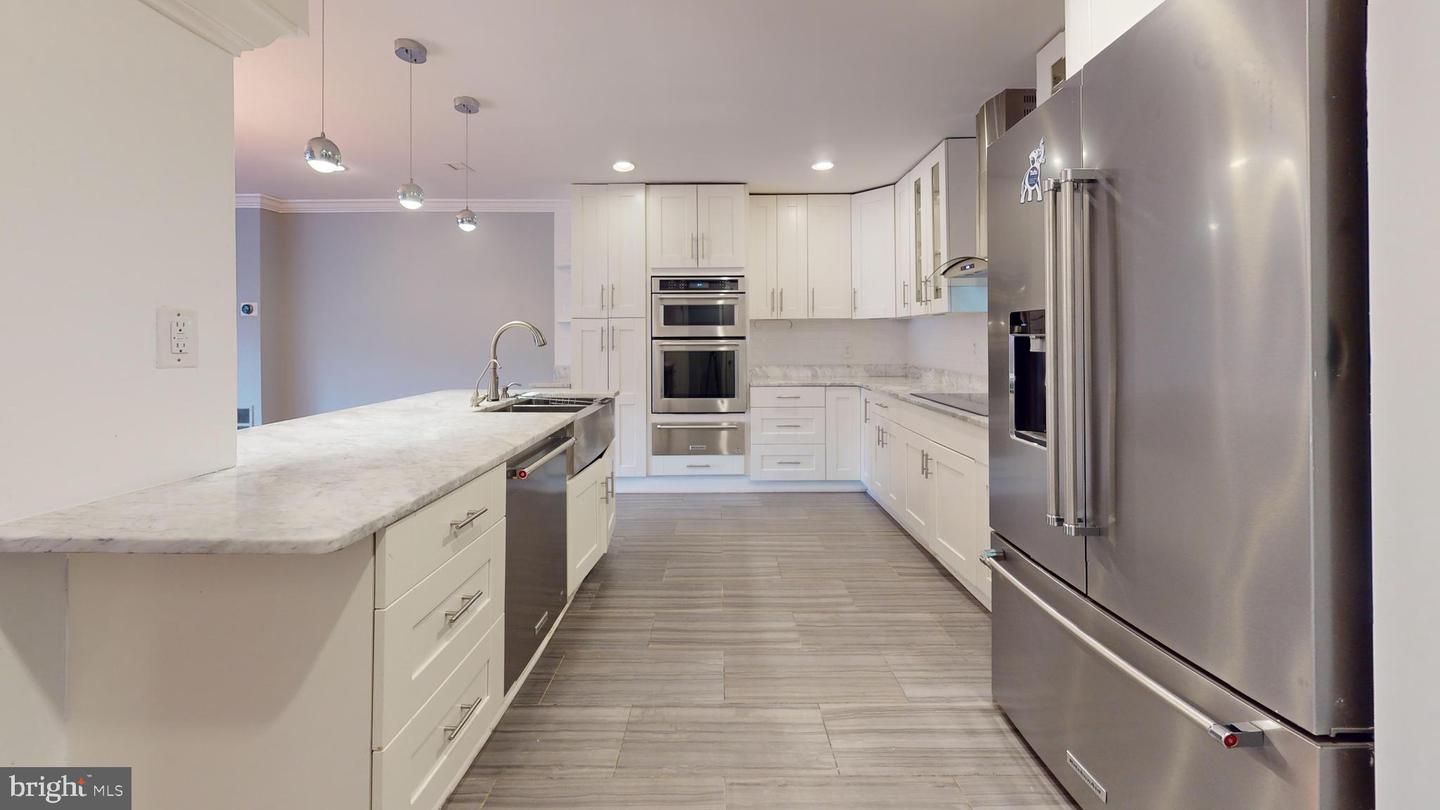 4 HAWTHORNE CT NE #4