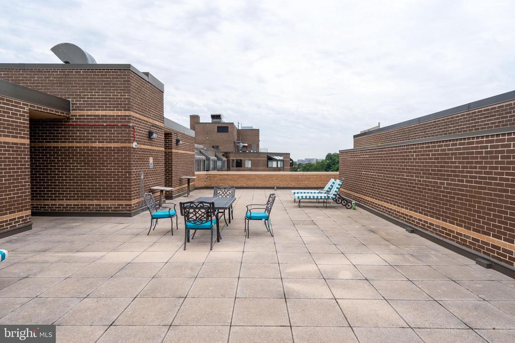 2111 WISCONSIN AVE NW #512
