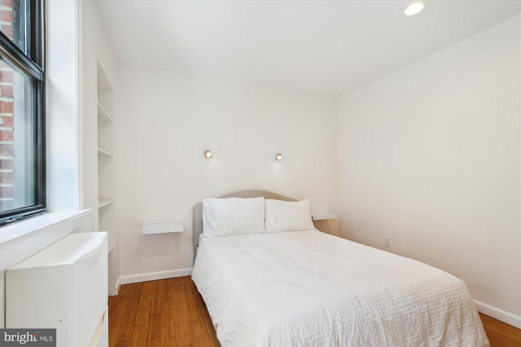 1842 CALIFORNIA ST NW #20B