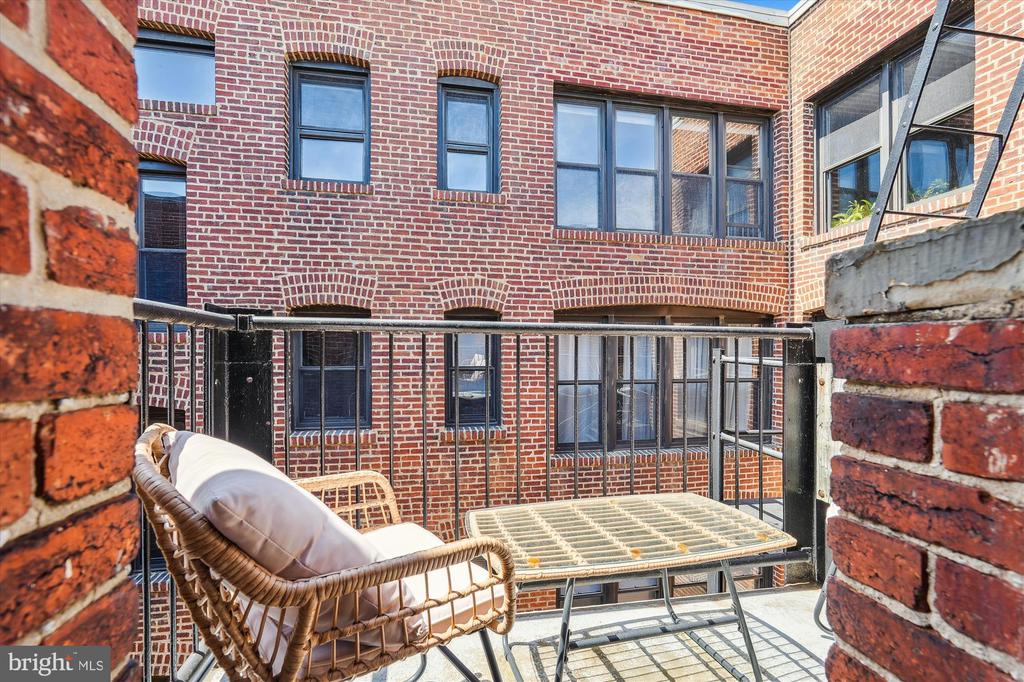 1842 CALIFORNIA ST NW #20B