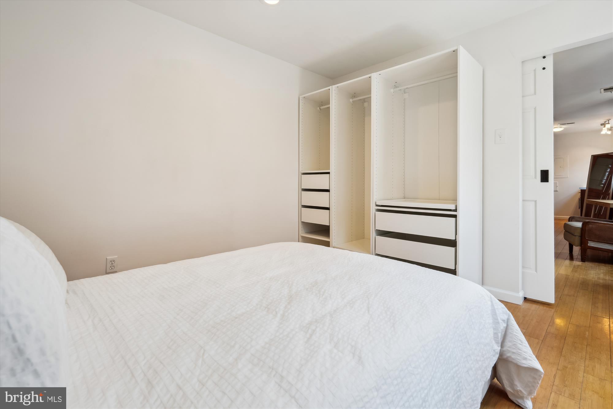 1842 CALIFORNIA ST NW #20B