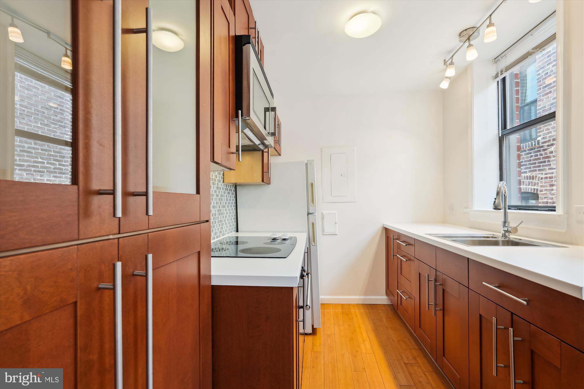 1842 CALIFORNIA ST NW #20B