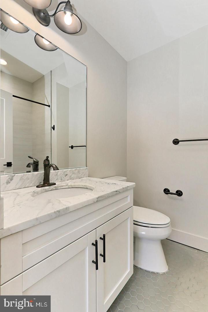 523 LONGFELLOW ST NW #1