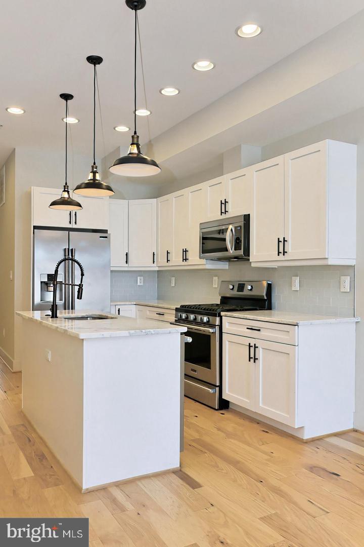 523 LONGFELLOW ST NW #1
