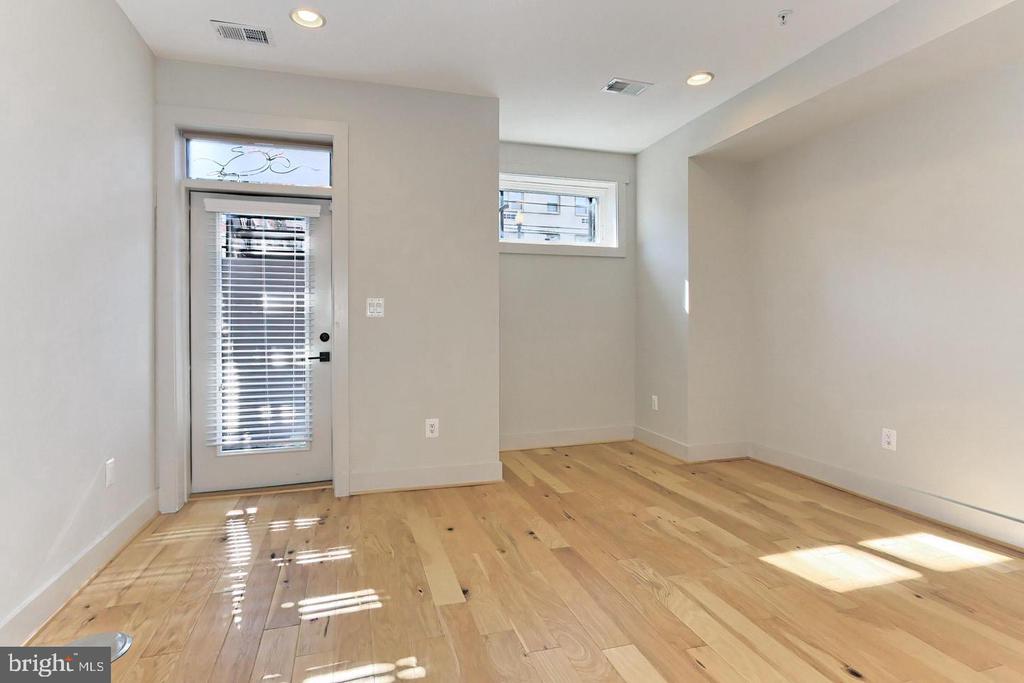 523 LONGFELLOW ST NW #1