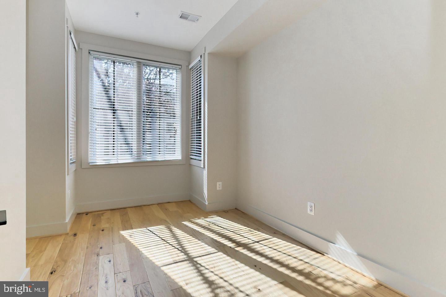 523 LONGFELLOW ST NW #1