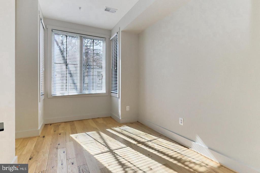 523 LONGFELLOW ST NW #1