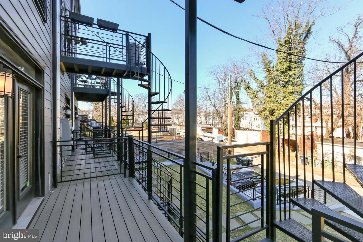 523 LONGFELLOW ST NW #1