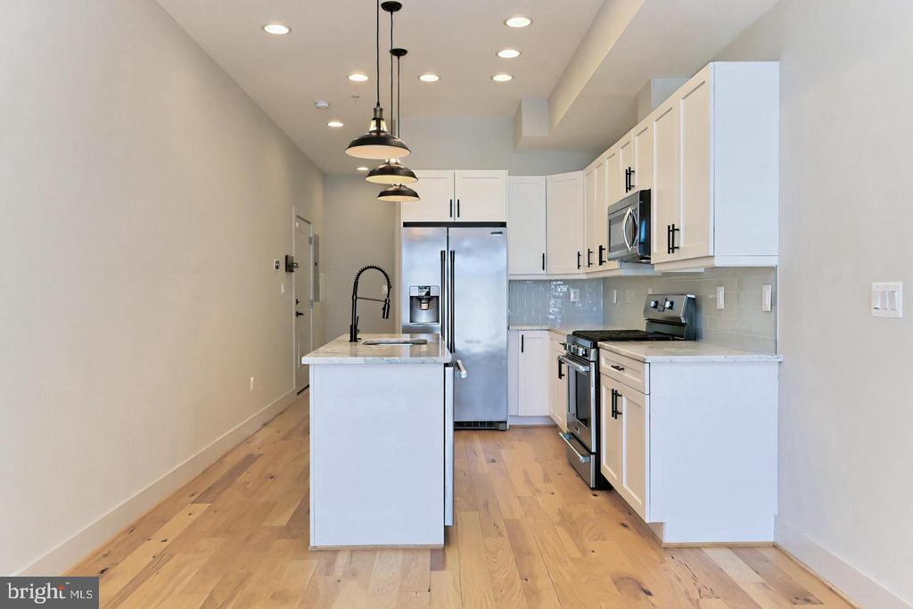 523 LONGFELLOW ST NW #1