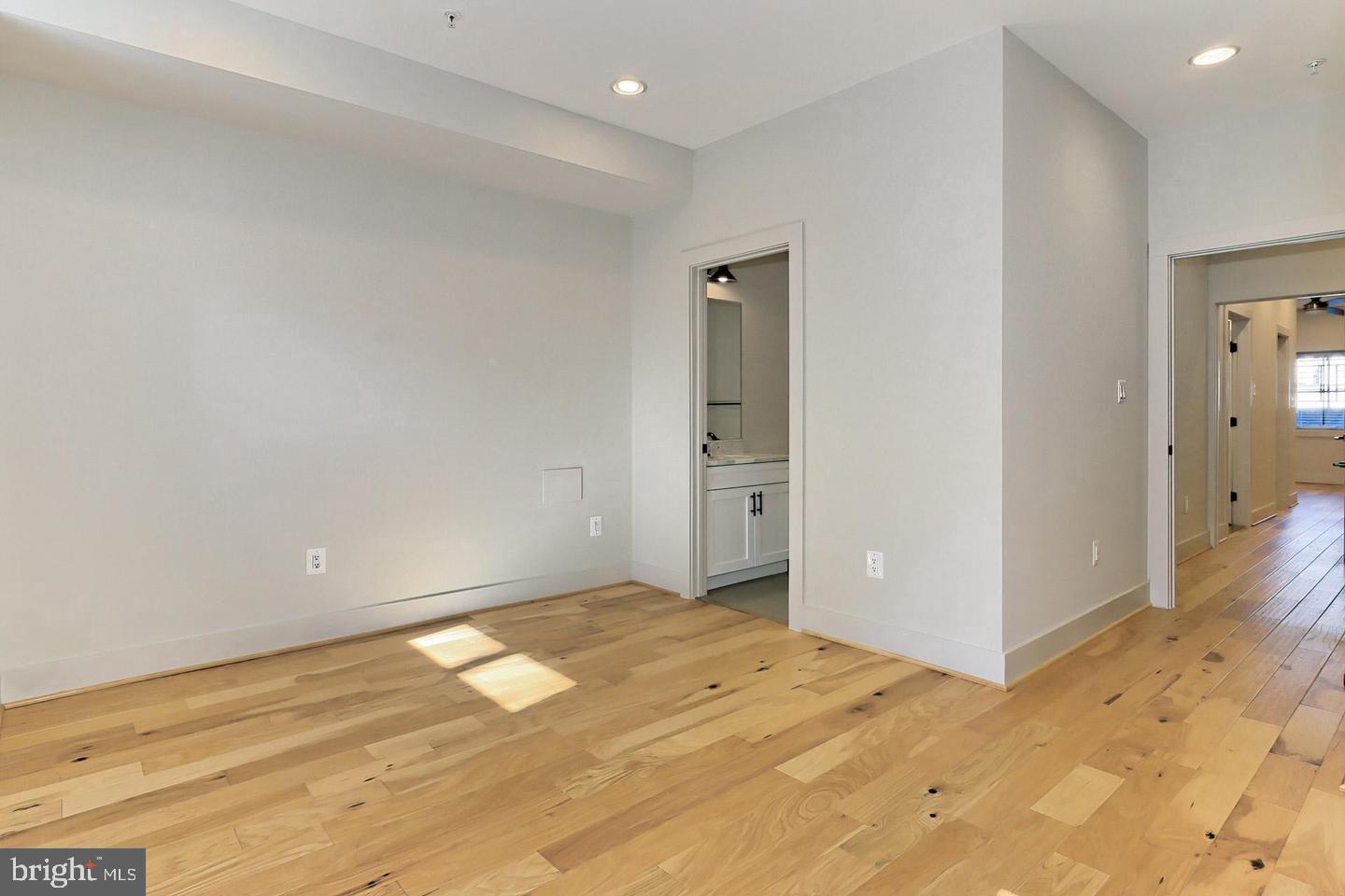 523 LONGFELLOW ST NW #1