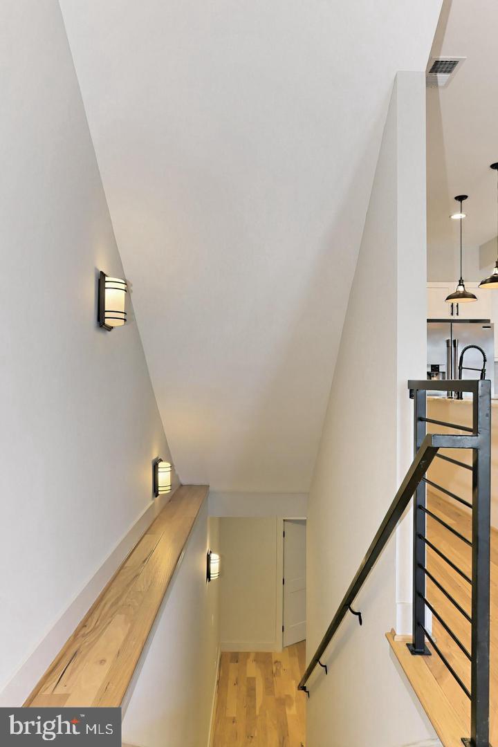 523 LONGFELLOW ST NW #1