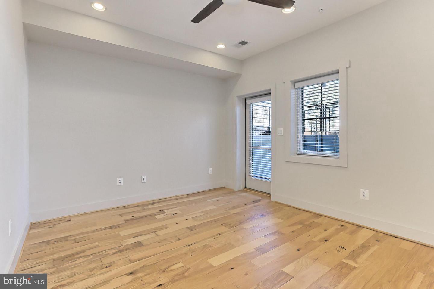 523 LONGFELLOW ST NW #1