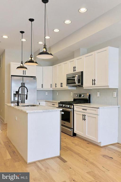 523 LONGFELLOW ST NW #1
