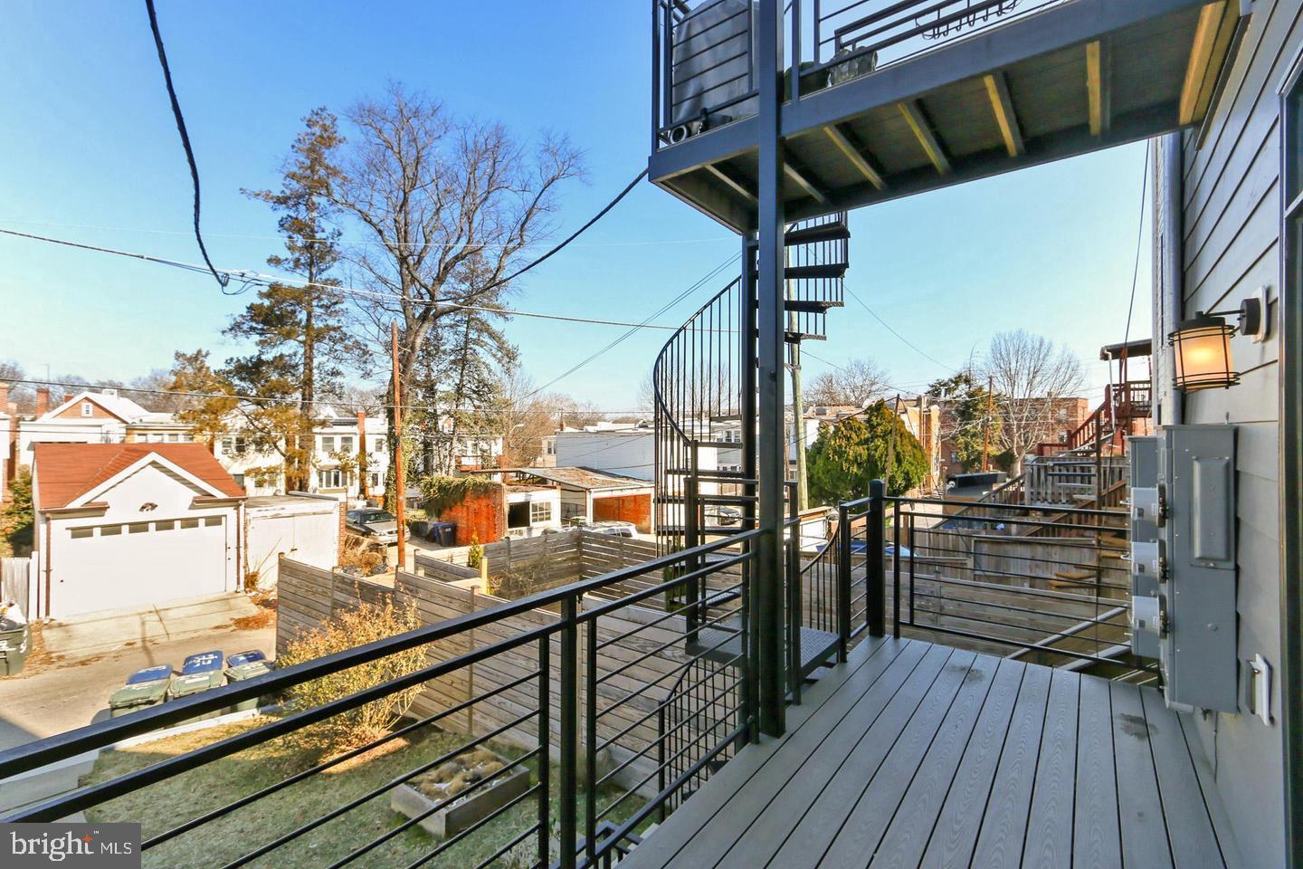 523 LONGFELLOW ST NW #1