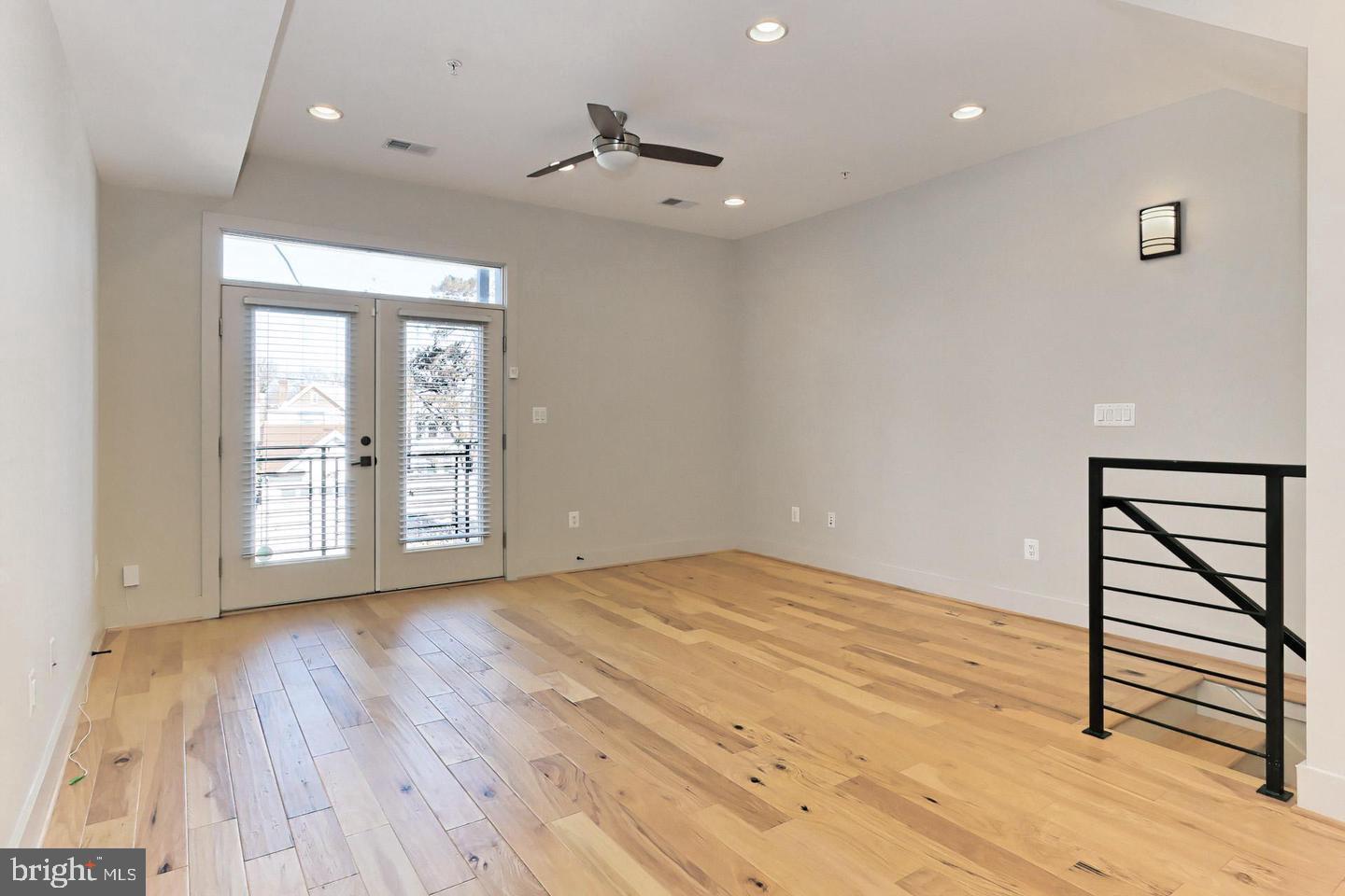 523 LONGFELLOW ST NW #1
