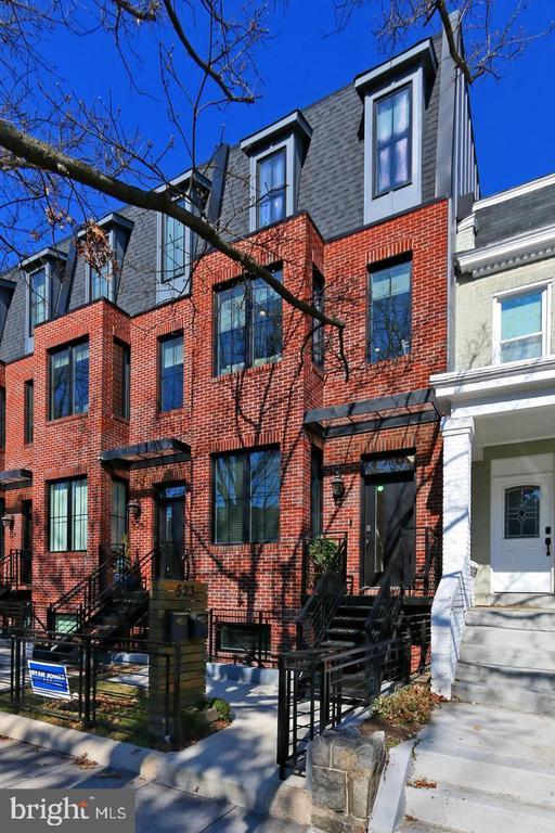 523 LONGFELLOW ST NW #1
