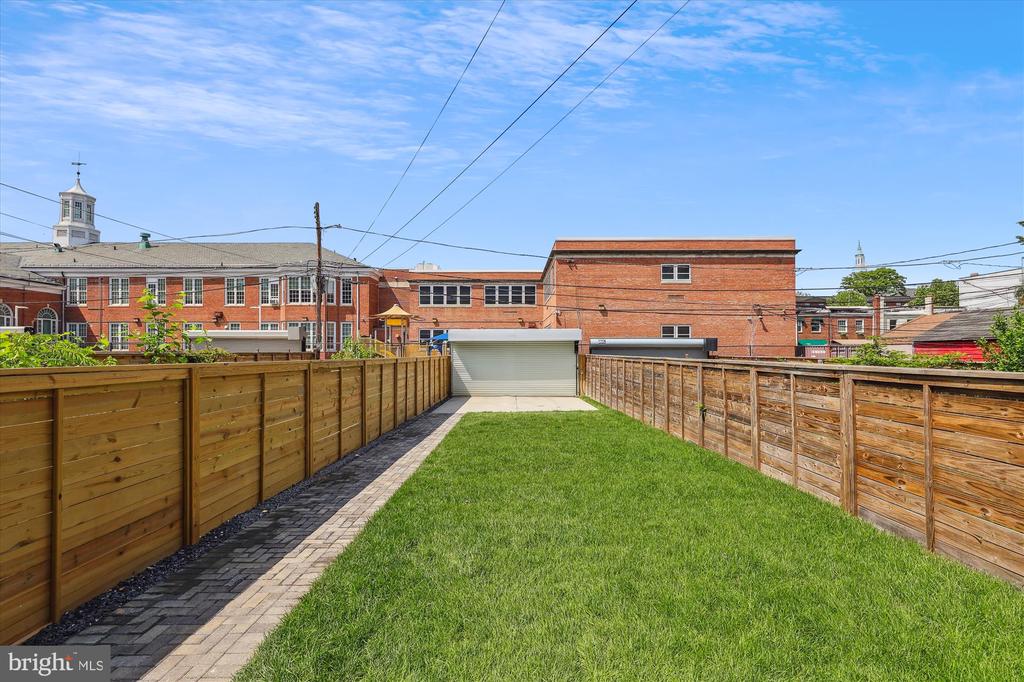 1333 Taylor St NW