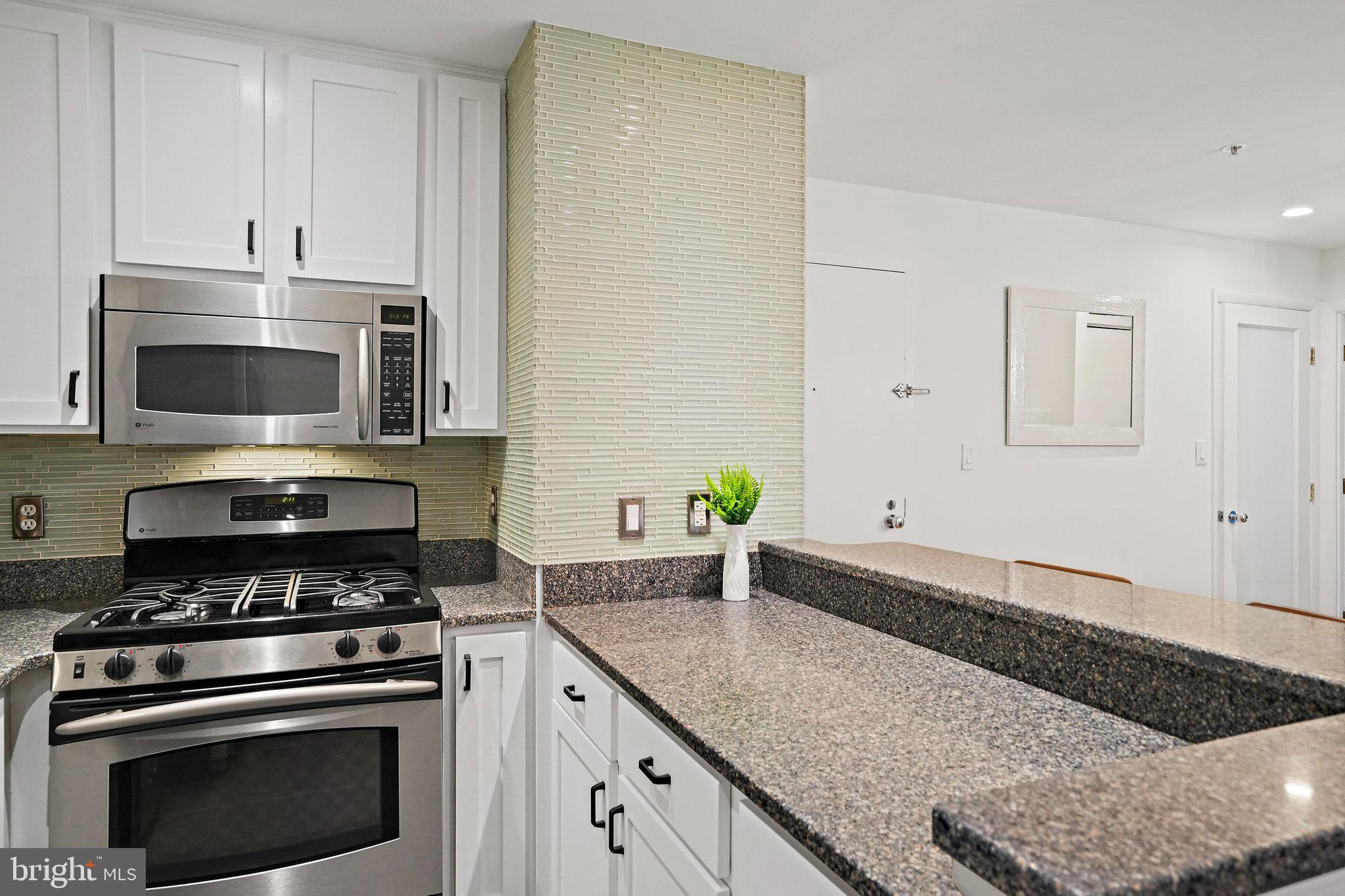 1445 N St NW #205