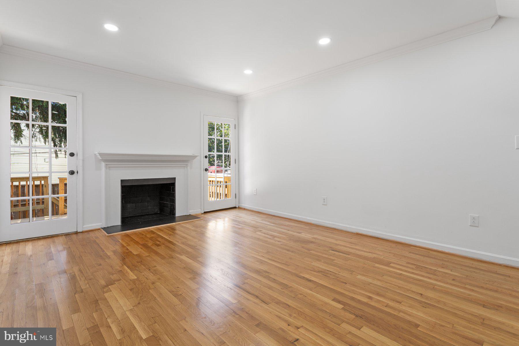 337 11TH STREET SE