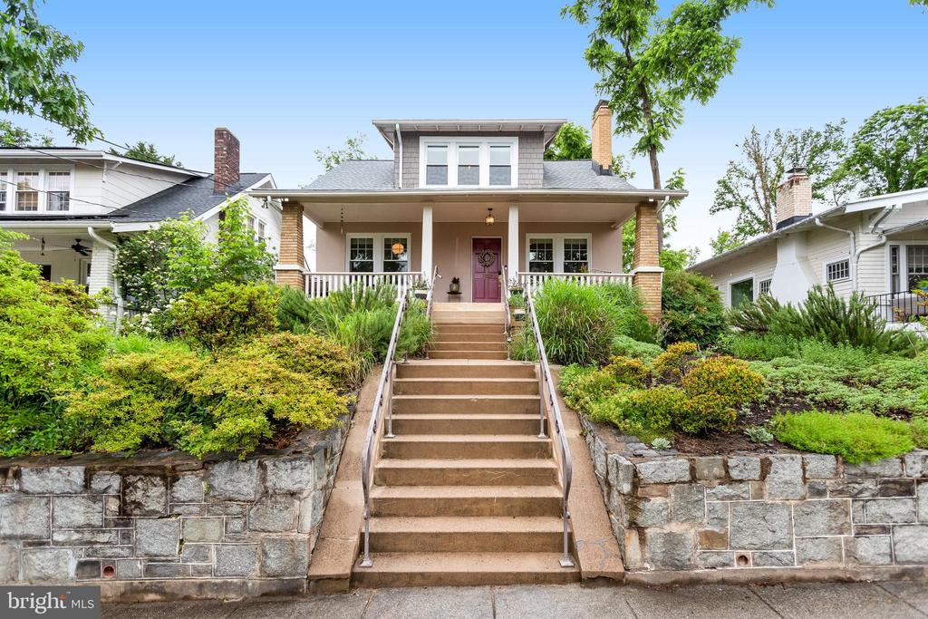 815 Aspen St NW